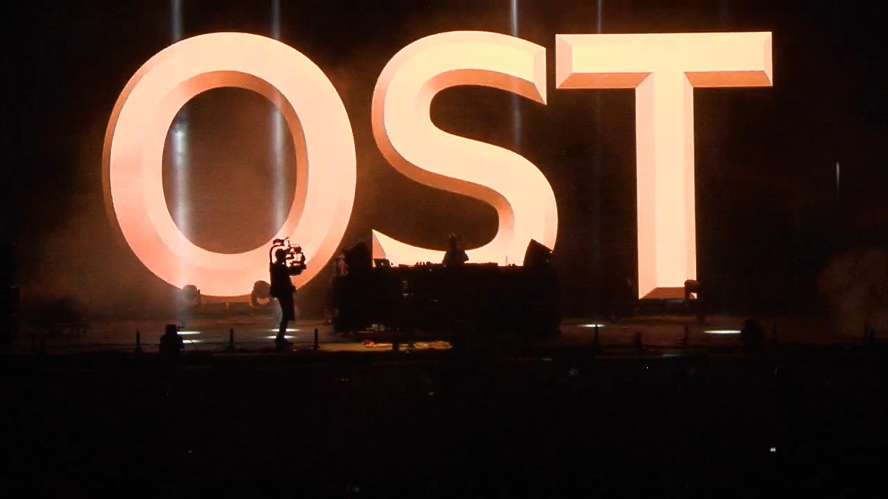 002 Untitled 14 (1 01 49 40)